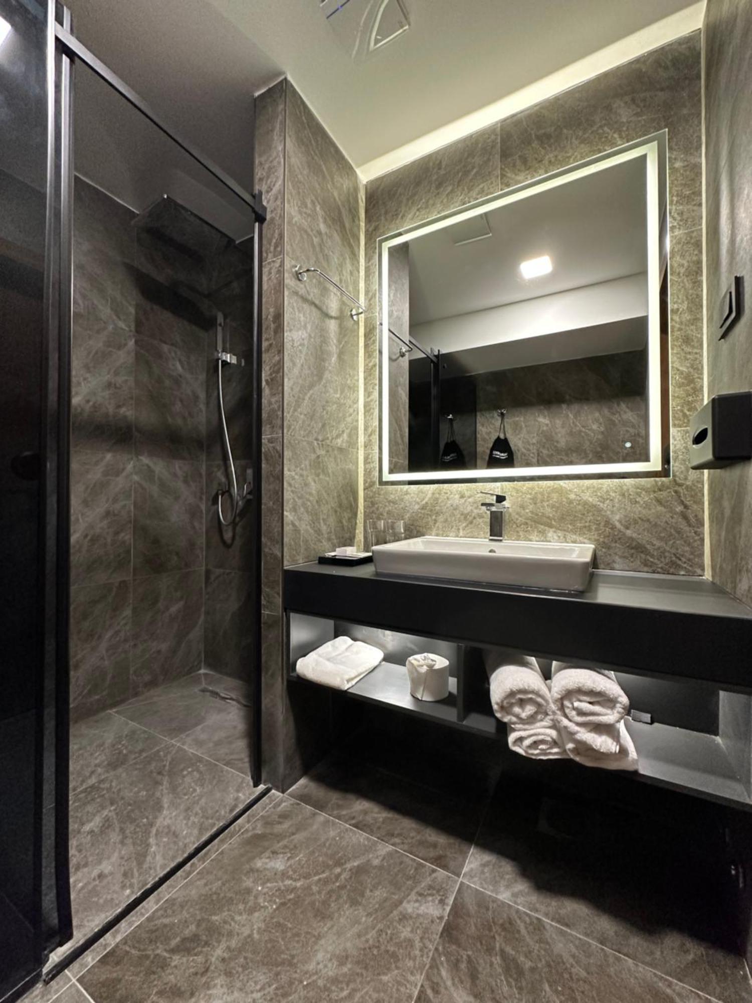 Hotel Macedonia Square Üsküp Dış mekan fotoğraf